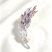 Broches en alliage plaqué cristal, motif floral et animalier, style luxe léger, recommandées pour femmes et enfants, cadeau d'anniversaire de mariage 2026