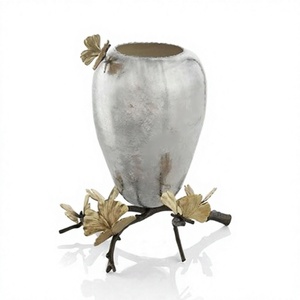 Vase de sol transparent en aluminium contemporain avec un design moderne pour une décoration élégante de la maison par Axiom Home Accents - Product Image 1