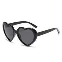 Vente chaude femmes Design de mode PC lunettes de soleil dégradé de couleur coeur UV400 TAC lunettes de soleil polarisées