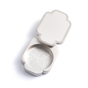 Boîte de parfum solide en métal de forme irrégulière, petite, argentée, classique, avec logo personnalisé - Product Image 5