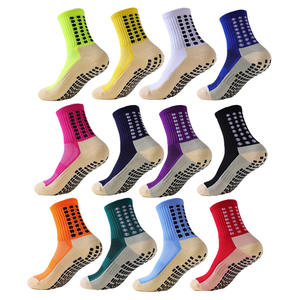 Chaussettes de Football Hautes Antidérapantes Sportives pour Homme avec Logo Personnalisé Motif à Pois et Imprimé Anti-Transpiration Caractéristiques pour Diabétiques pour Fitness et Usage Quotidien - Product Image 1