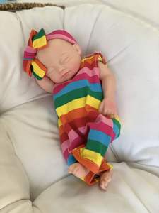 Muñeca Reborn de Silicona con Aspecto Realista, Bebé Desnudo con Chupete - Product Image 2