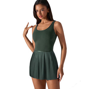 ชุดเดรสกีฬาผู้หญิง ระบายอากาศได้ดี เหมาะสำหรับออกกำลังกาย โยคะ วิ่ง กระโปรงพร้อมเสื้อเสริมฟองน้ำ รับผลิตแบบ OEM พร้อมโลโก้ สไตล์ลำลองแบบเทนนิส - Product Image 1