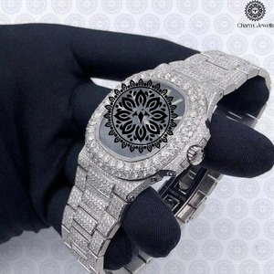 Montre en diamant la plus vendue avec un savoir-faire raffiné pour un style de vie luxueux et un usage quotidien, disponible au meilleur prix de vente - Product Image 1