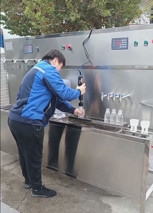 Machine de Remplissage de Bouteilles et Fûts de 20L/5 Gallons, Laveuse et Scelleuse de Bouchons pour Bouteilles d'Eau - Product Image 4