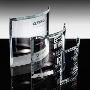Trophée en verre cristal personnalisé <span class=keywords><strong>Plaque</strong></span> en verre incurvé pour cadeau souvenir - Product Image 1
