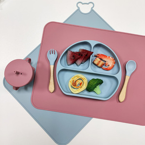 Ensemble cadeau essentiel pour l'autonomie alimentaire du bébé : assiette à ventouse en silicone, tasse et couverts - Product Image 6