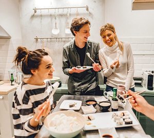 L'ensemble d'outils de bricolage pour la fabrication de <span class=keywords><strong>sushis</strong></span> comprend une assiette en bambou et une cuillère à rouler pour les <span class=keywords><strong>sushis</strong></span> faits <span class=keywords><strong>maison</strong></span> - Product Image 6