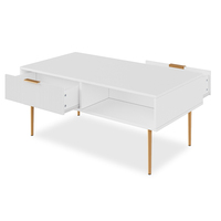 Table basse centrale en bois blanc texturé en relief avec pieds en métal doré, directement de l'usine
