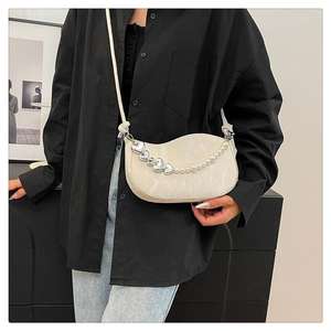 Bolso de Hombro de Lujo para Mujer con Cadena de Perlas en Forma de Corazón, Bolso de Axila con Cierre de Cremallera, Duradero, Portátil e Impermeable - Product Image 3