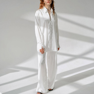 Vente en gros personnalisée luxe Pijamas Mujer manches longues chemise de nuit en satin ensemble pyjama uni vêtements de nuit pour femmes/ - Product Image 5
