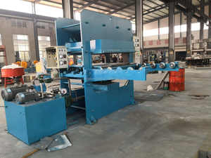 रबर या प्लास्टिक सड़क सुरक्षा यातायात सुविधाएं/रबर स्पीड बम्प बनाने की मशीन - Product Image 3