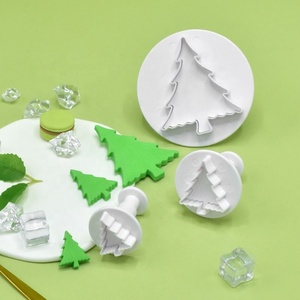Lot de 3 <span class=keywords><strong>emporte</strong></span>-pièces de <span class=keywords><strong>Noël</strong></span> en plastique <span class=keywords><strong>à</strong></span> motifs imprimés, pour biscuits et gâteaux de <span class=keywords><strong>Noël</strong></span> - Product Image 3