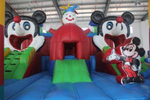 QIQU Château gonflable 3D personnalisé à thème dessin animé, combo d'obstacles ignifuge pour parc, conception Refund - Product Image 4