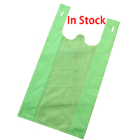 Logo personnalisé multicolore tissu non tissé T-Shirt sacs poignée découpée fourre-tout sacs à provisions modèle de supermarché stock pas cher prix