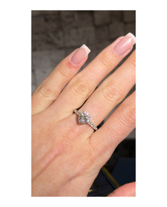 Bague de fiançailles et de mariage en forme de cœur avec halo de diamants de laboratoire, or jaune, blanc et rose 14 carats - Bijoux tendance en diamants de laboratoire - Product Image 1