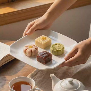 Plato Cuadrado de Cerámica Blanca, Apto para Microondas, para Servir Aperitivos y Postres - Product Image 2
