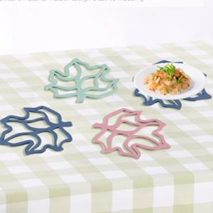 Tapis isolant en silicone personnalisé en forme de feuille d'érable, antidérapant, anti-fuite, résistant à la chaleur, pour café et boissons - Product Image 3