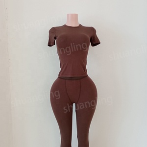 Set da Donna Personalizzabili con Logo, in Cotone a Costine, Abbigliamento Casual per il Tempo Libero, Set Due Pezzi con Leggings, Abbigliamento Femminile, Set Loungewear - Product Image 5