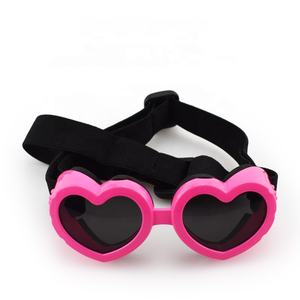 Bumopet marque accessoires <span class=keywords><strong>de</strong></span> mode <span class=keywords><strong>lunettes</strong></span> <span class=keywords><strong>pour</strong></span> animaux <span class=keywords><strong>de</strong></span> compagnie <span class=keywords><strong>lunettes</strong></span> <span class=keywords><strong>de</strong></span> soleil en forme <span class=keywords><strong>de</strong></span> coeur coupe-vent <span class=keywords><strong>lunettes</strong></span> <span class=keywords><strong>de</strong></span> <span class=keywords><strong>protection</strong></span> UV <span class=keywords><strong>pour</strong></span> <span class=keywords><strong>chien</strong></span> - Product Image 4
