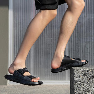 Nouvelles sandales tendance pour hommes été 2025, respirantes, légères, à semelle épaisse, pour la plage et les activités de plein air - Product Image 4