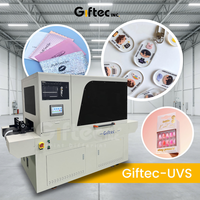 Imprimante UV à passage unique entièrement automatique Giftec avec CMYKW pour la fabrication de porte-clés, souvenirs, cadres de plaques d'immatriculation