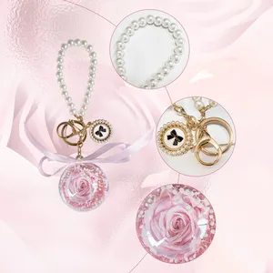 Neuzugang niedliche konservierte Rose Perle Acryl-Acryl-Schlüsselanhänger-Geschenke für Damen Mädchen