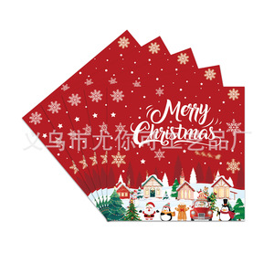 Kit de fournitures pour fête de Noël, nappe jetable, assiettes, couverts, décorations sur le thème traditionnel rouge et vert - Product Image 5