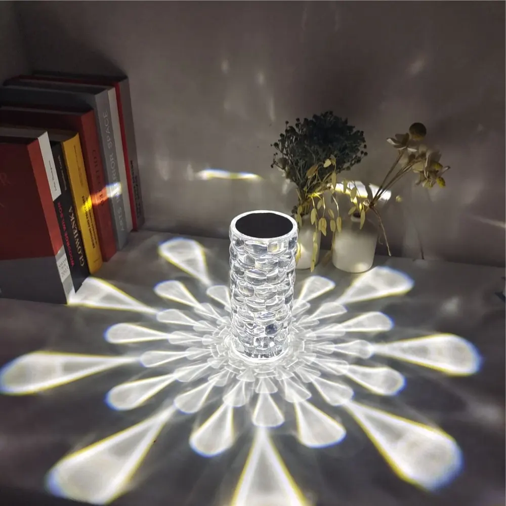 TAIKOO LED מנורת שולחן קריסטל מקרן טיפת מים 16 צבעים מגע יהלומים מתכווננים אור אווירה USB מגע אור לילה