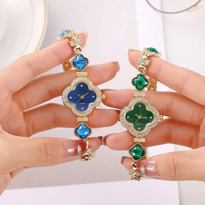 Reloj de Pulsera Elegante y Minimalista para Mujer con Diseño de Trébol de Cuatro Hojas, Movimiento de Cuarzo y Cristal, Accesorio de Moda al por Mayor - Product Image 2