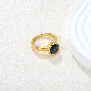 แหวนสแตนเลสสตีลชุบทอง 18k สไตล์ยุโรปอเมริกัน ทรงกลม ประดับเพชรแบบ Bezel Setting เครื่องประดับแฟชั่นสำหรับผู้หญิง ของขวัญ - Product Image 2