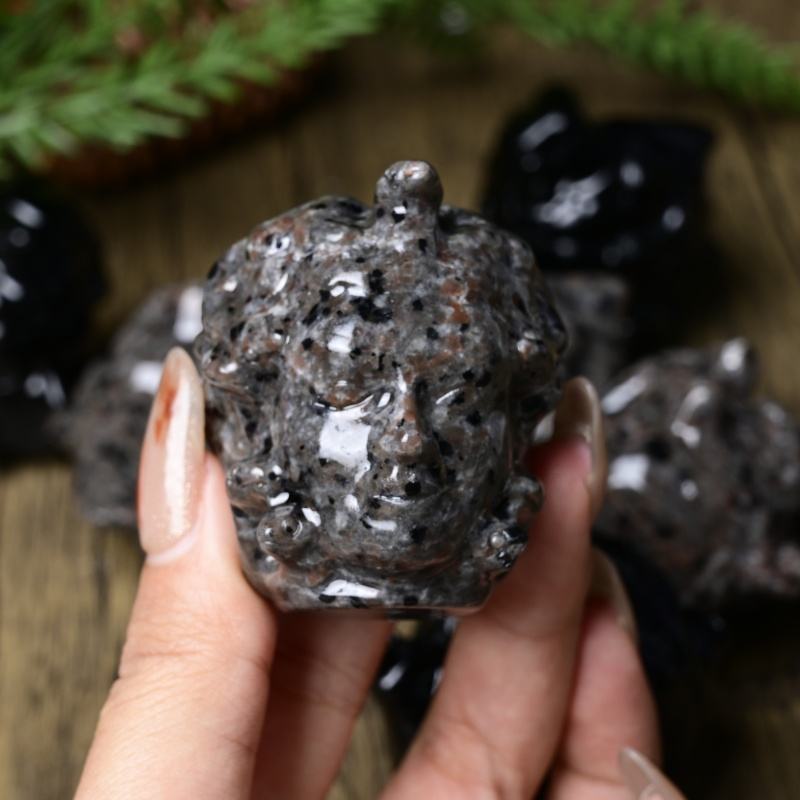 เมดูซ่าหินโยปเปอร์ไลท์สีเทา