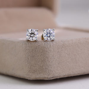 Boucles d'oreilles solitaire en or massif 10 carats de luxe, classiques, 4 griffes, certifiées IGI, diamant rond de laboratoire, boucles d'oreilles à clous - Product Image 5