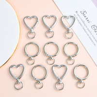 Lot d'accessoires en forme de cœur avec fermoir à ressort, anneaux métalliques colorés peints, adaptés aux fabricants de porte-clés et aux fournisseurs de matériel artisanal