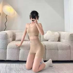 Ensemble de yoga pour femmes, soutien-gorge de sport réversible sans couture hautement élastique, à carreaux/uni, doux et respirant, options grandes tailles - Product Image 4