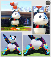 Grande sculpture de ballon panda en fibre de verre durable, peinture artisanale pour point de rencontre célèbre sur internet