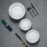 Ensemble d'assiettes en porcelaine de Chine plat de poisson bol à salade en céramique vaisselle en céramique ensemble de vaisselle en porcelaine livraison directe assiette de chargeur pour la nourriture