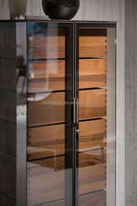 Vitrina de Pared Modular de Lujo Moderno y Minimalista, Personalizada, de Metal y Vidrio, con Puerta de Acero y Luz LED para Sala de Estar - Product Image 6