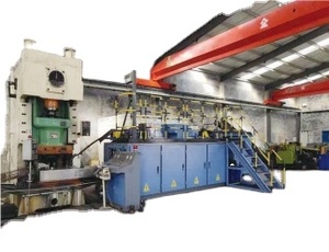 Machine de fabrication de boulons et d'écrous en acier, neuve, capable de produire toutes sortes d'écrous et de boulons. - Product Image 3