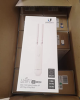 Point d'accès maillé AC double bande Ubiquiti UniFi UAP-AC-M, Wi-Fi 5 (802.11ac) intérieur/extérieur, débit de 1,1 Gbit/s