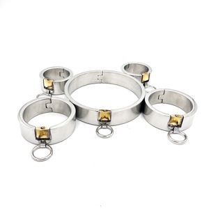 आकर्षक स्टेनलेस स्टील पुरुषों के लॉक योग्य पांच-टुकड़ा सेट, पैर के इऑन और कॉलर प्रतिबंधों का सावधानीपूर्वक तैयार किया गया। - Product Image 4