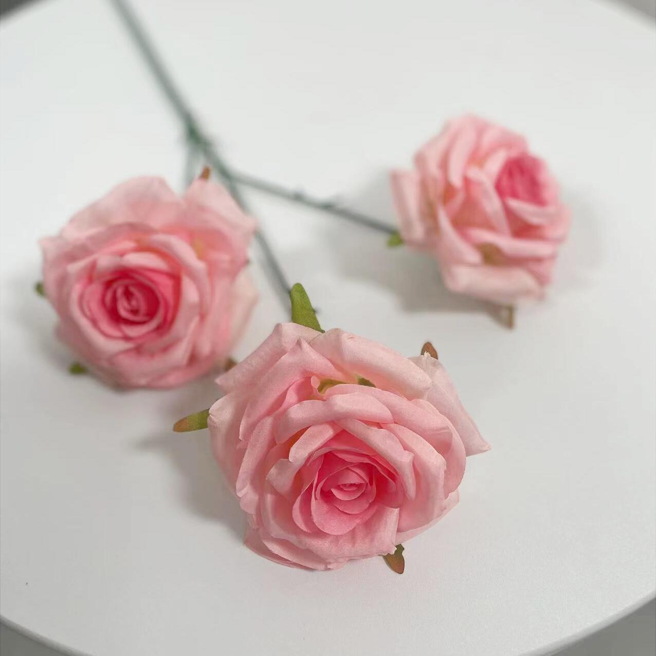 Rosa de lichi rosa intenso