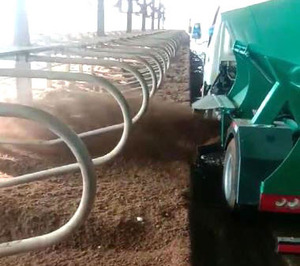 High Grade Dung <strong>Spreading</strong> Wagon Cow <strong>Manure</strong> Spreader Cattle Farm Equipment Sawdust <strong>Spreading</strong> Machine for Dairy Farm - Product Image 2