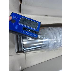 Film de sécurité et d'intimité réfléchissant métallique unidirectionnel auto-adhésif en PET 2 mil pour fenêtres extérieures de bâtiments, anti-rayures et anti-UV - Product Image 5