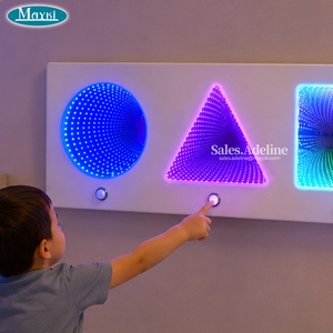 Pannello Sensoriale a LED con Specchio Infinito per Esigenze Speciali, Lavagna Attività per Scuole e Stanze Terapeutiche SEN - Product Image 2