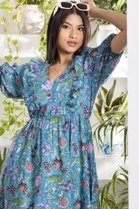Vestido Azul con Estampado Floral y Mangas Abullonadas para Mujer, con Escote en V, Detalle de Volantes y Silueta Evase para un Look Casual y Elegante - Product Image 3