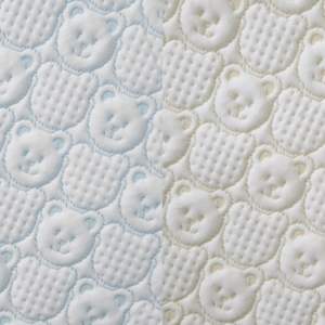 Alfombra Refrigerante para Mascotas, Impermeable y Transpirable, con Base Antideslizante, Superficie Duradera y Fácil de Limpiar, para Uso en Interiores y Exteriores - Product Image 4