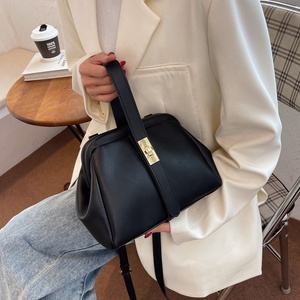 <span class=keywords><strong>Sac</strong></span> Messager Rétro en <span class=keywords><strong>Cuir</strong></span> PU, <span class=keywords><strong>Sac</strong></span> à Main Pochette Luxe pour Femmes, Petit <span class=keywords><strong>Sac</strong></span> Bandoulière Élégant - Product Image 6