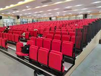 JY-768 Tribune préfabriquée en acier avec toit, système de sièges sportifs extérieurs pour la construction de stades