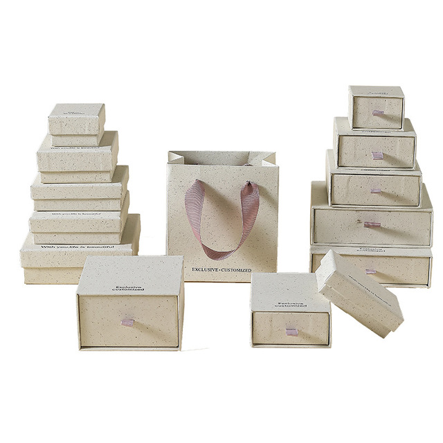 Wholesale Customized White Luxury Gift Cardboard Jewelry Pendant Necklace Paper Box Jewelry Gift Packaging Box